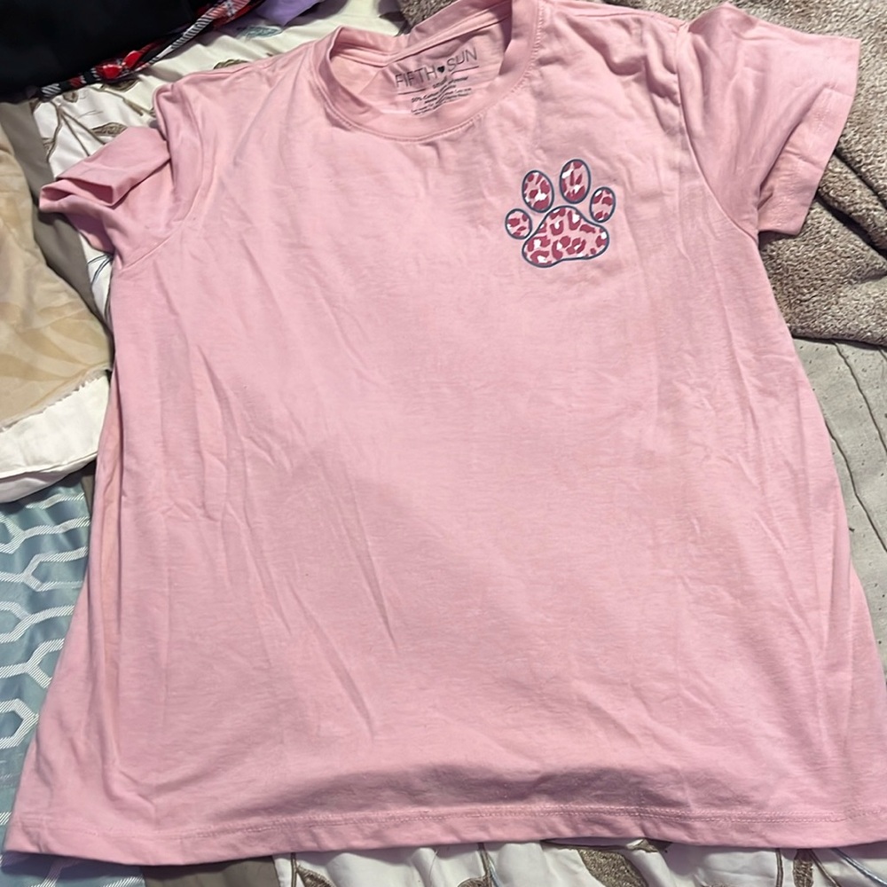 Pink tee